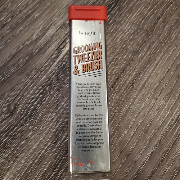 3/$30 👝 brand new in box Benefit tweezers - Picture 4 of 8